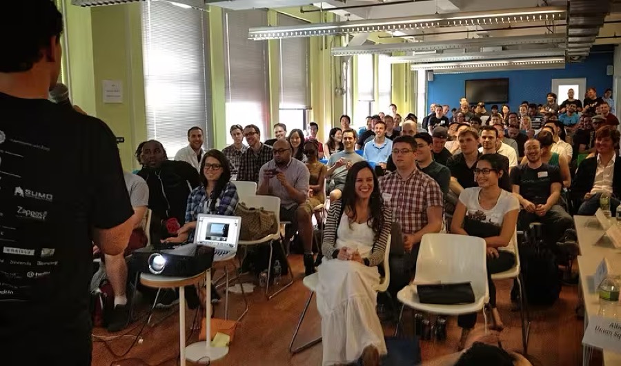 A packed room of hackers at AlleyNYC during eCommerce Hack Day